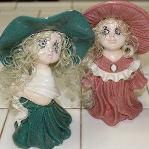 Vintage 1997 set 2-pc ceramic girls blondes pink & green in hats tall 7"
